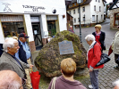 026 - Der gewaltige Kastengradierstein mit Gedenktafel zur Erinnerung der Orber Juden!